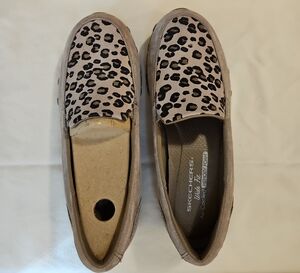 Skechers Women's Tan Leopard Loafers